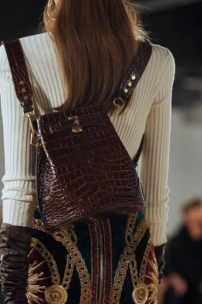 Look 75